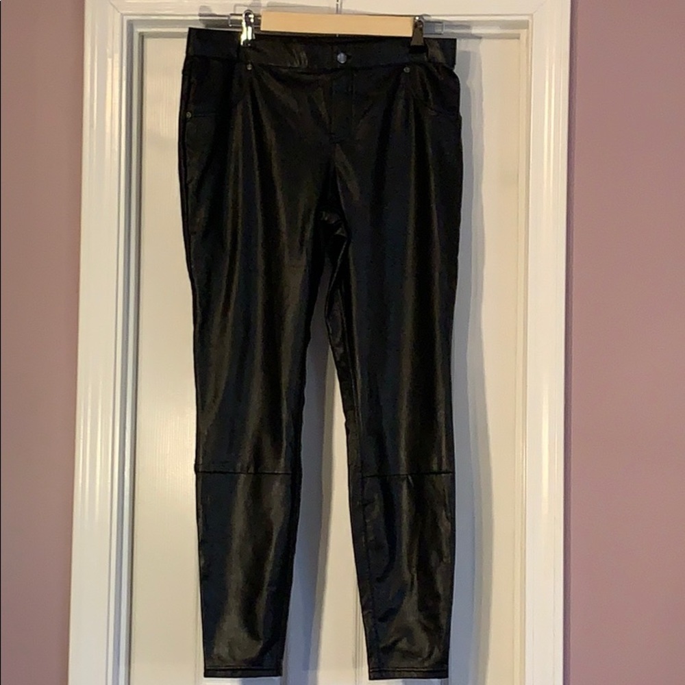 Hue Faux Leather Legging
